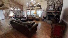 Big Elk Horn on the River - Pet Friendly - WiFi - Fireplace - Washer - Dryer - Grill - Garage Access - Firepit